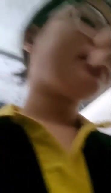 Thảo Ngân 2k6 lén cả nhà vào wc móc bím khoe lồn (Teen, loli)